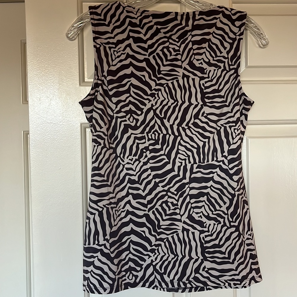 Anne Klein Subtle Animal Print Sleeveless Top-Very Versatile! - Picture 4 of 5